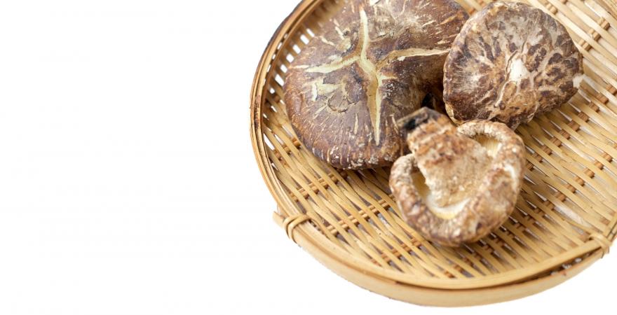 3 shiitake mushroom on a bowl