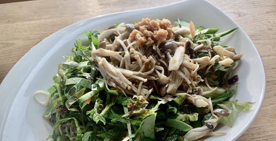 cold soba noodle salad with sauteed mushrooms